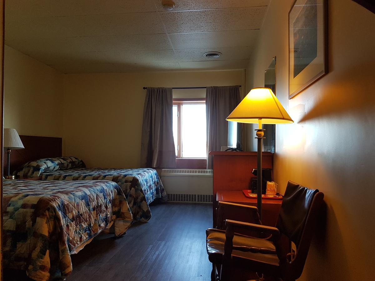 Beaver Hotel North Battleford Exteriér fotografie